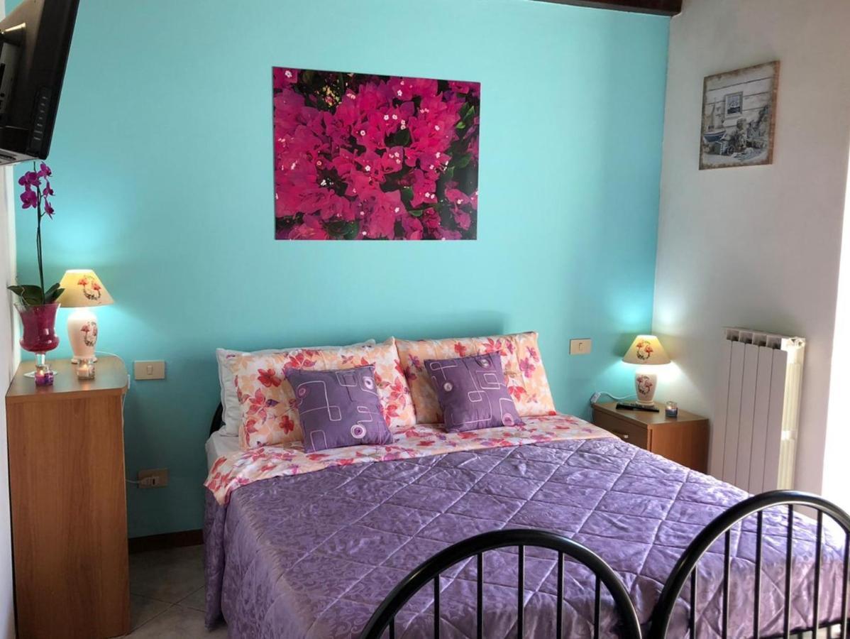 Oasi Di Paradiso - Comfy Private Apartment On Ground Floor With Terrace Desenzano del Garda Exterior photo