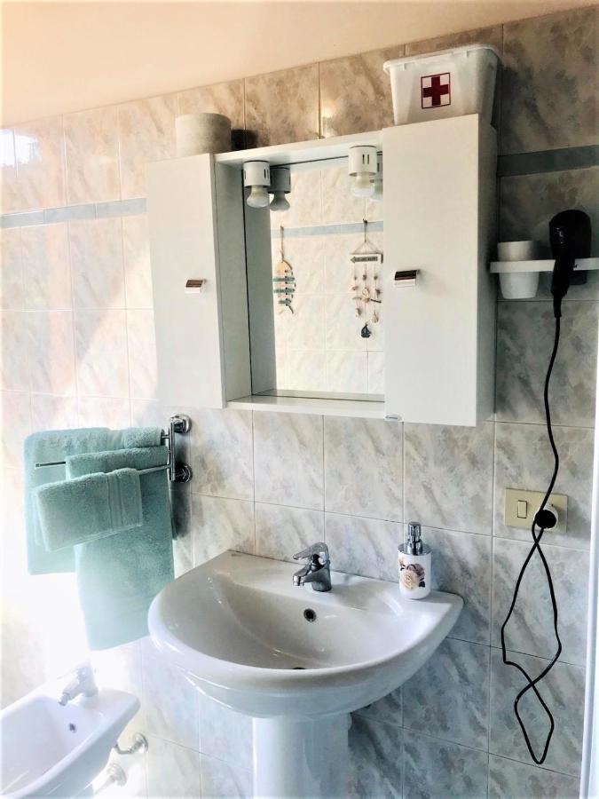 Oasi Di Paradiso - Comfy Private Apartment On Ground Floor With Terrace Desenzano del Garda Exterior photo