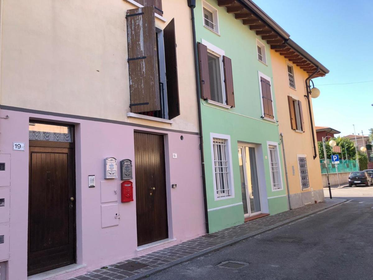 Oasi Di Paradiso - Comfy Private Apartment On Ground Floor With Terrace Desenzano del Garda Exterior photo