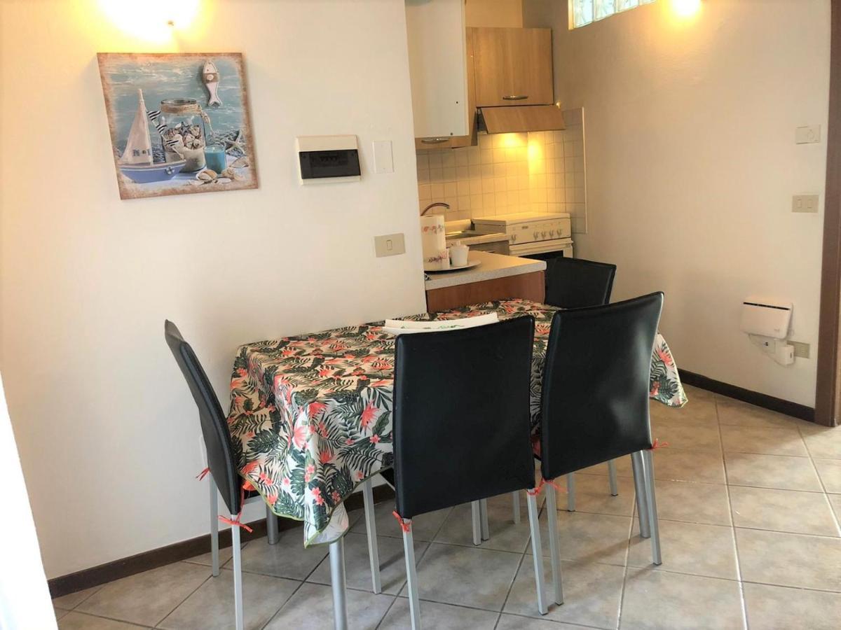 Oasi Di Paradiso - Comfy Private Apartment On Ground Floor With Terrace Desenzano del Garda Exterior photo