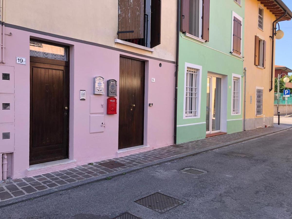 Oasi Di Paradiso - Comfy Private Apartment On Ground Floor With Terrace Desenzano del Garda Exterior photo